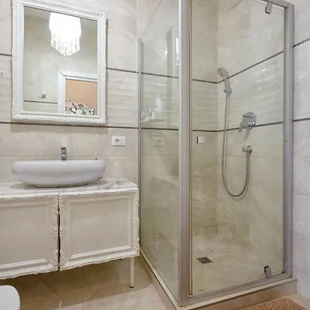 море - перша лінія -вид з вікна на світанки Apartment Odesa